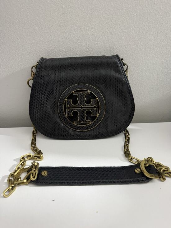 Tory Burch Other - Vintage Tory Burch Black Leather Crossbody Gold Logo Chain Bag